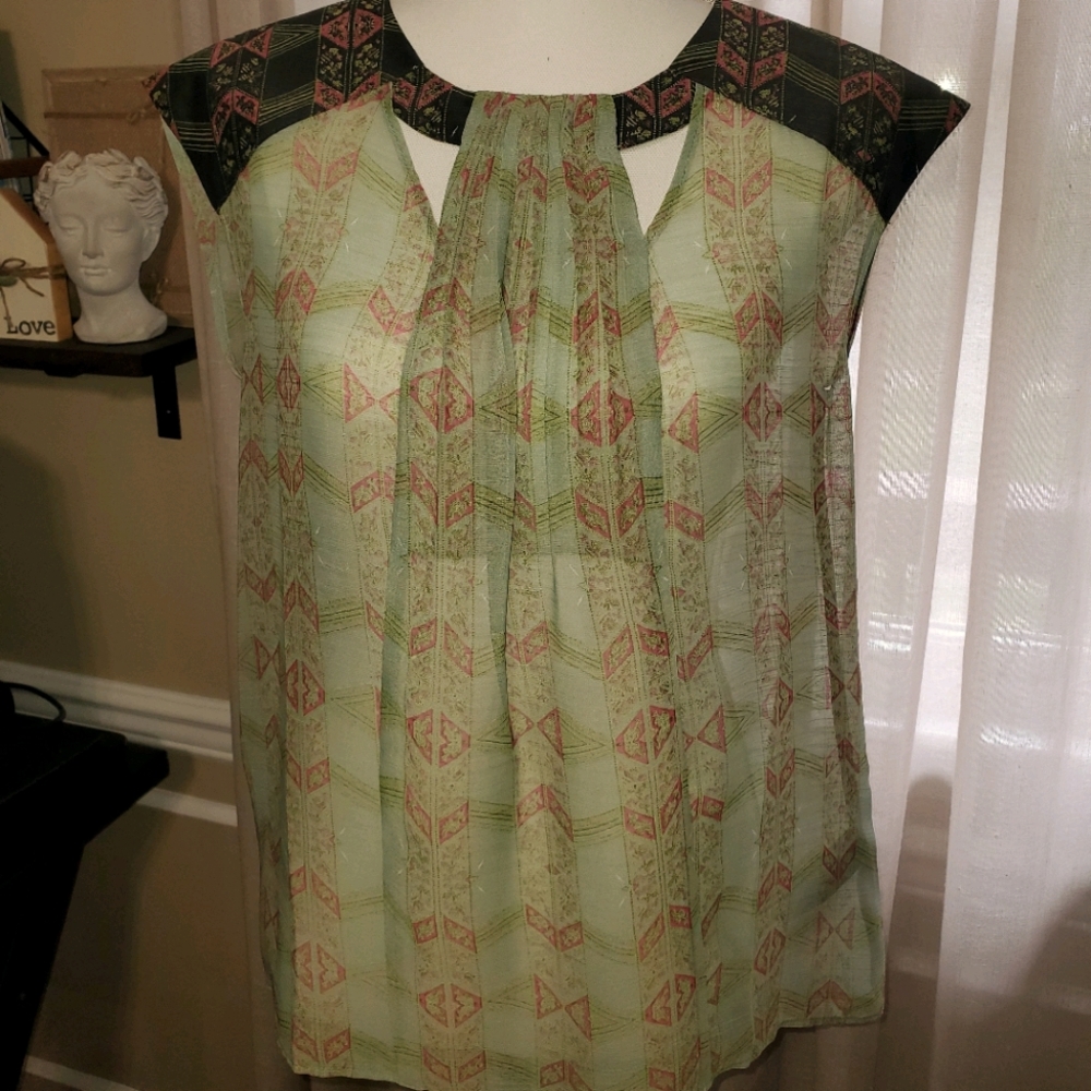 Patterned, Lavand, sleeveless, sheer, blouse